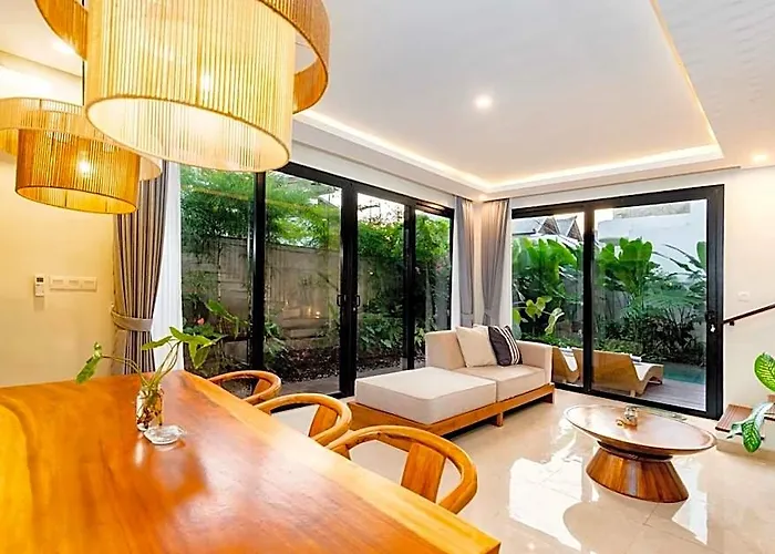 Hotel Floro Canggu By Dhananjaya Hospitality 4*